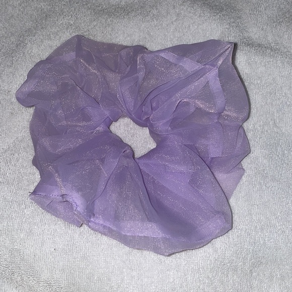 Oversize Organza Scrunchie - Picture 4 of 4
